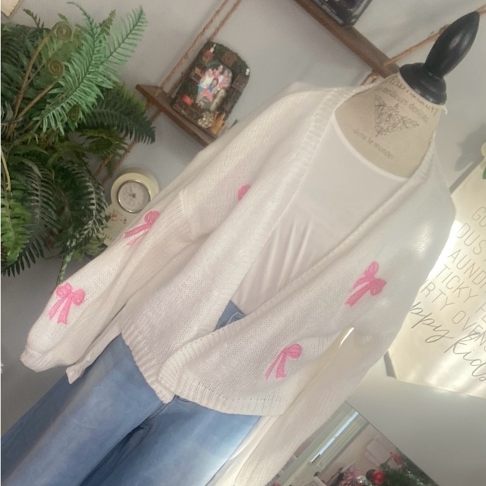 White XL Open Front Cropped Long Sleeve Cardigan w/ Embroidered Pink Bows - Picture 2 of 4
